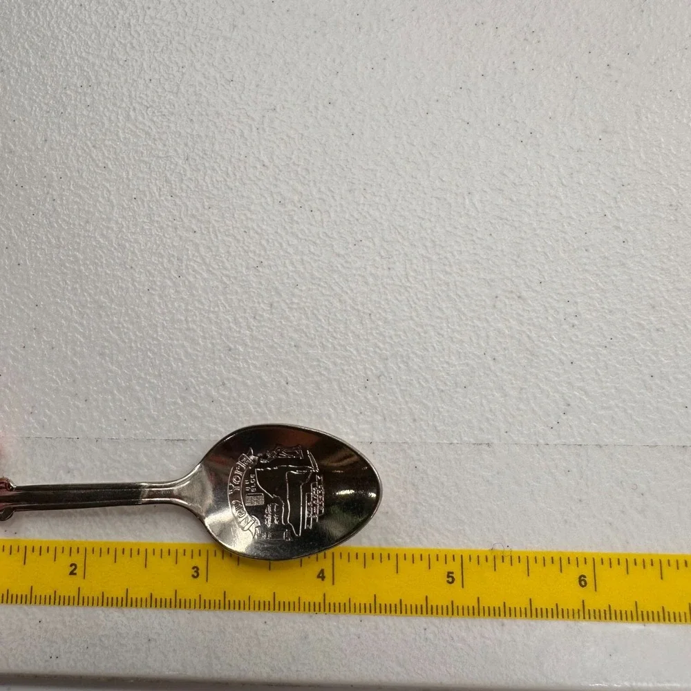 Set Of 2 Silver Plated Collectible Spoons Disney New York City‎ Souvenir liberty